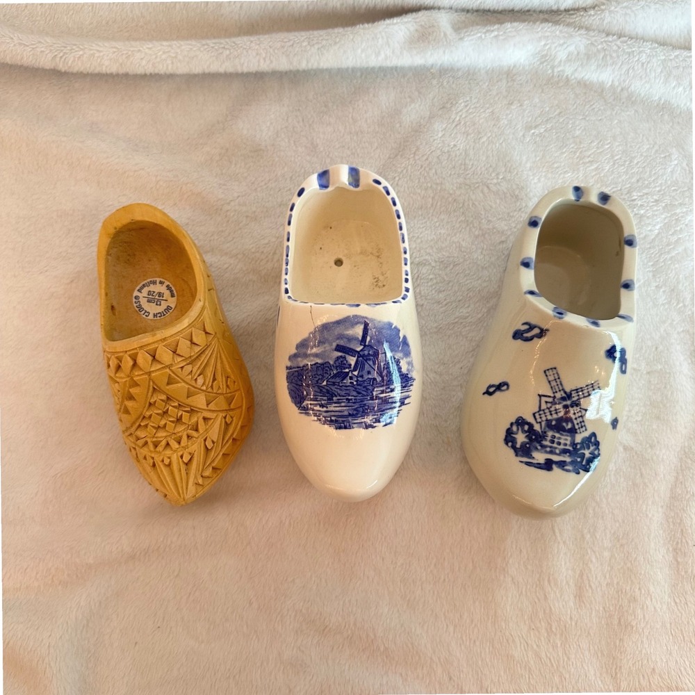 Unbranded Dutch Clog Souvenir Set  Blue White Vintage Ceramic Wood Ashtray 3pc